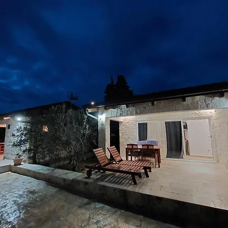 דירה Morovi Dvori